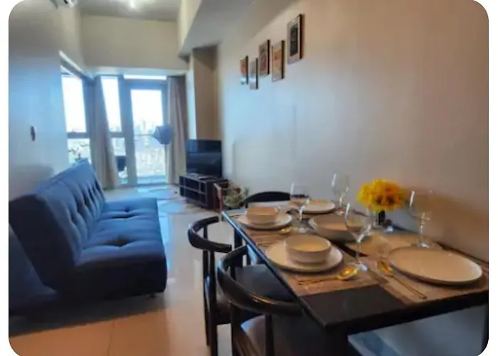 Uptown Parksuites King Close To Uptown Malls Grand Hyatt Mitsukoshi St Lukes Apartamento