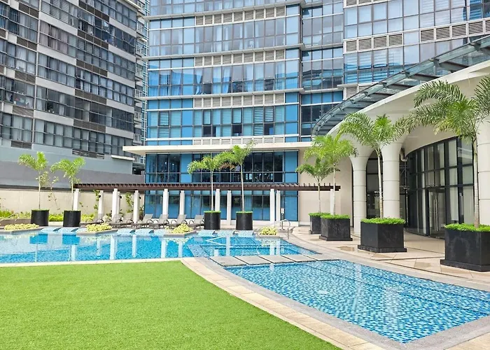 Uptown Parksuites King Close To Uptown Malls Grand Hyatt Mitsukoshi St Lukes Apartamento