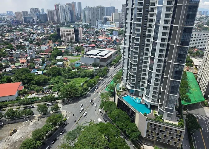 Uptown Parksuites King Close To Uptown Malls Grand Hyatt Mitsukoshi St Lukes Manila