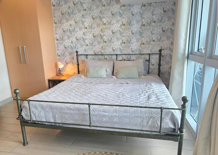 Uptown Parksuites King Close To Uptown Malls Grand Hyatt Mitsukoshi St Lukes * Manila